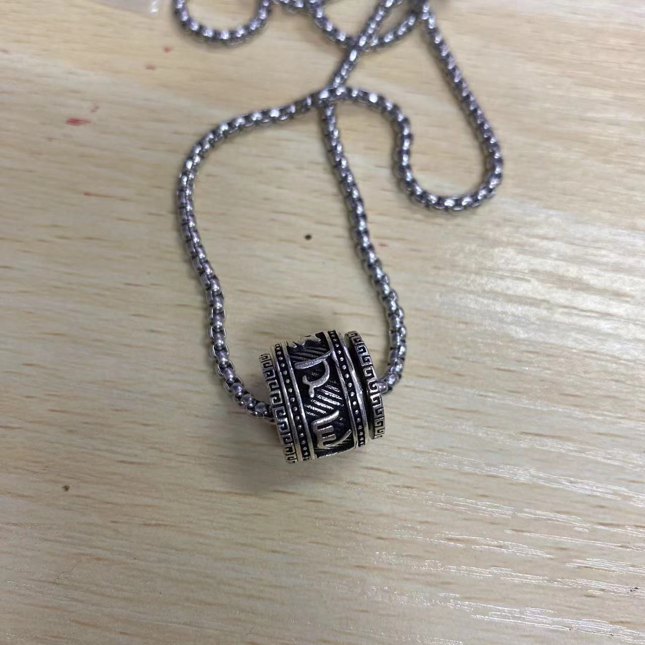 Collier rétro thaïlandais en argent avec six mots mantra bonne chance pour homme – Rotatif🔥🔥