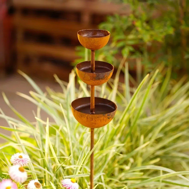 🐦 Redonnez vie à votre jardin ! Abreuvoir à oiseaux paisible avec récupérateur d’eau de pluie pour accueillir la faune sauvage de votre jardin.🌿