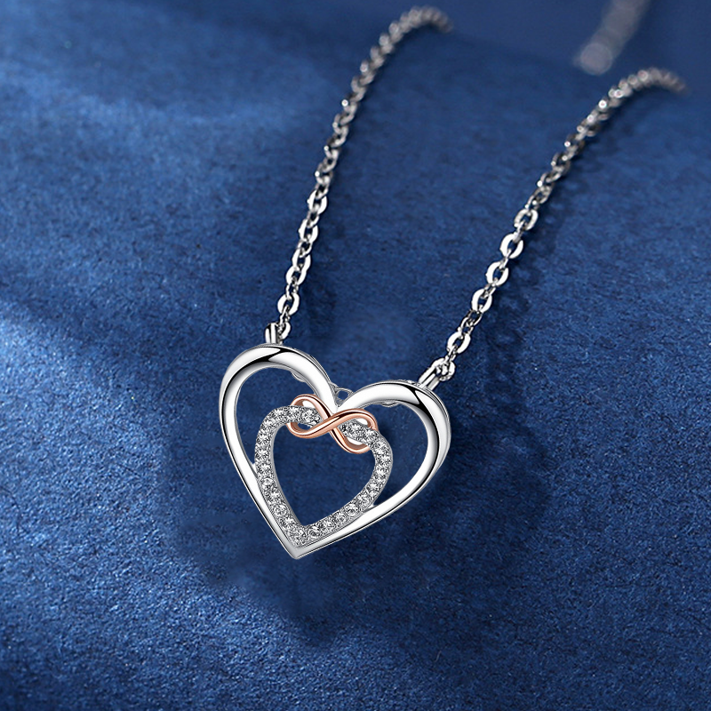 🎁💕 À offrir à votre bien-aimé(e)💕 Collier à double cœur à la mode