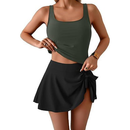 Ensemble de maillot de bain composé d'un débardeur et d'une jupe à nouer sur les côtés