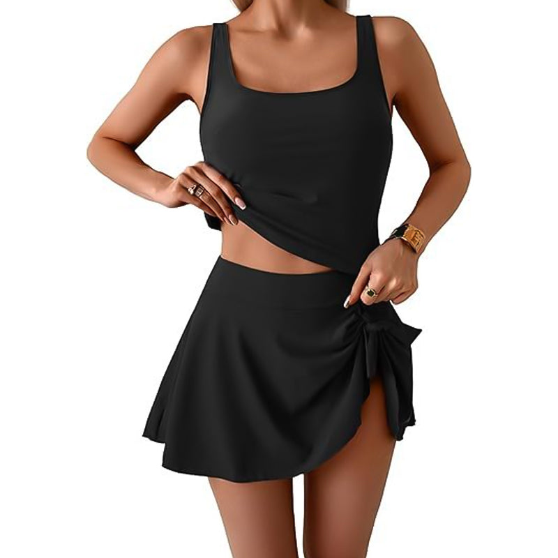 Ensemble de maillot de bain composé d'un débardeur et d'une jupe à nouer sur les côtés