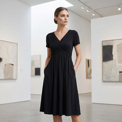 Robe plissée croisée à col en V pour femme