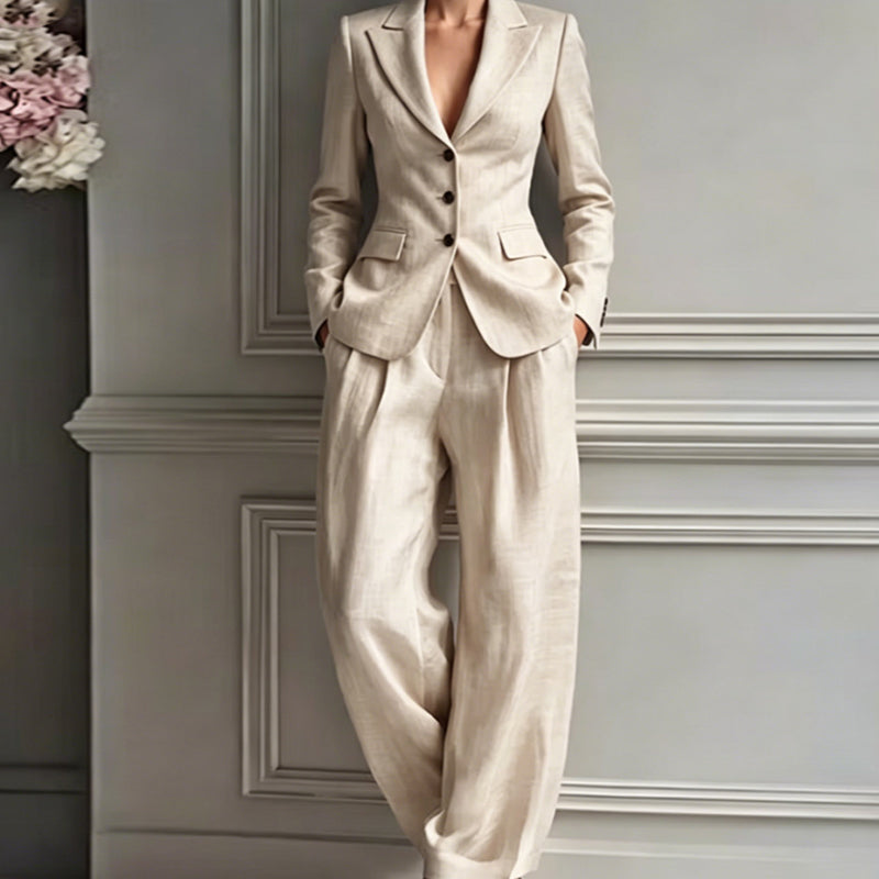 🤍 Ensemble tailleur décontracté rose texturé, blazer boutonné et pantalon large pour allure élégante