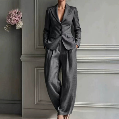 🤍 Ensemble tailleur décontracté rose texturé, blazer boutonné et pantalon large pour allure élégante