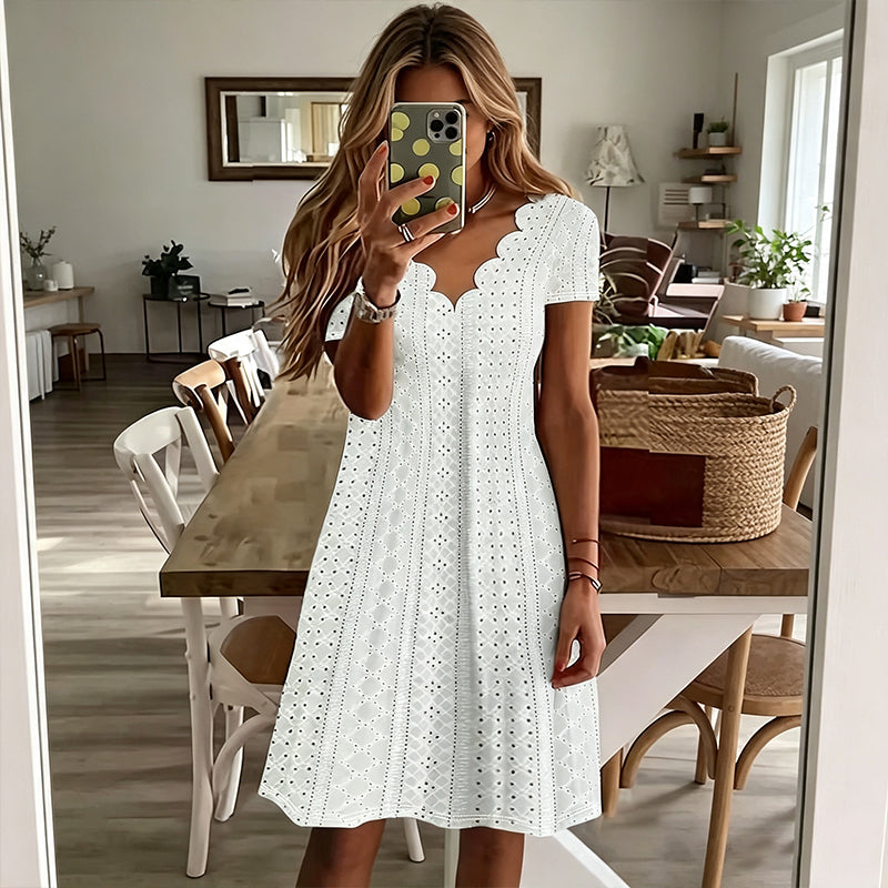 🌷 Robe élégante en broderie anglaise, décolleté ondulé 🤍 Robe midi évasée manches courtes, tissu léger convenant aux sorties quotidiennes