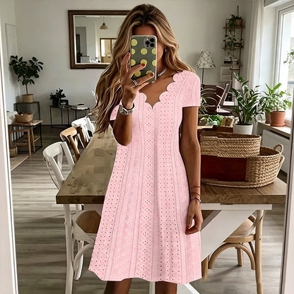 🌷 Robe élégante en broderie anglaise, décolleté ondulé 🤍 Robe midi évasée manches courtes, tissu léger convenant aux sorties quotidiennes