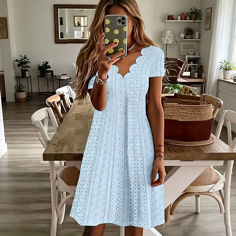 🌷 Robe élégante en broderie anglaise, décolleté ondulé 🤍 Robe midi évasée manches courtes, tissu léger convenant aux sorties quotidiennes